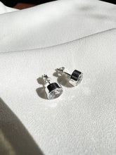 No. 8, Broqueles aretes mediano de Plata Ley .925