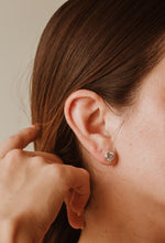No. 8, Broqueles aretes mediano de Plata Ley .925