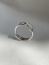 Infinito, Anillo unisex ajustable de Plata Ley .925 tallas 4-9 existencia