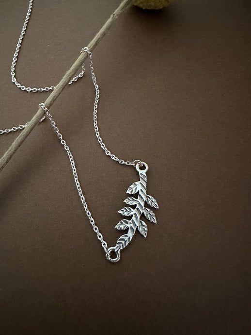 Collar choker de plata mujer hoja