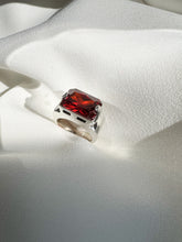 Cristal red, Anillo de Plata Ley .925, única pieza talla 7.5