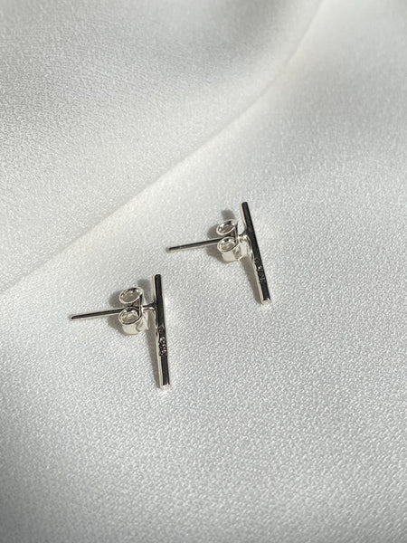 Once, Broqueles aretes pequeños de Plata Ley .925