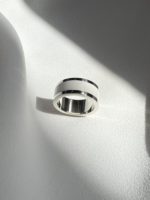 Anillo de plata .925 mujer argolla unisex con banda blanca