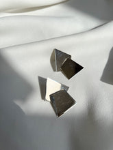 Aretes grandes de triángulo plata