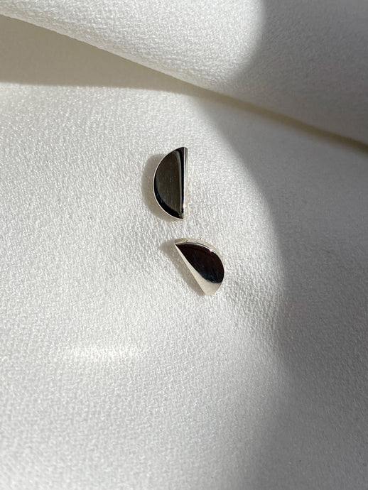 Media Naranja, Broqueles aretes pequeños de Plata Ley .925